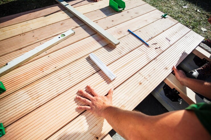 cropped-hand-man-working-construction-site_1048944-1746534 (1)